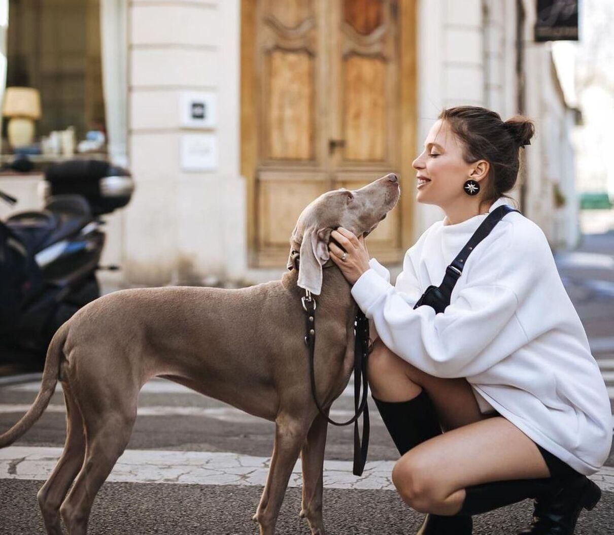 Ірена Карпа і її собака веймаранер Ная: фото та історії