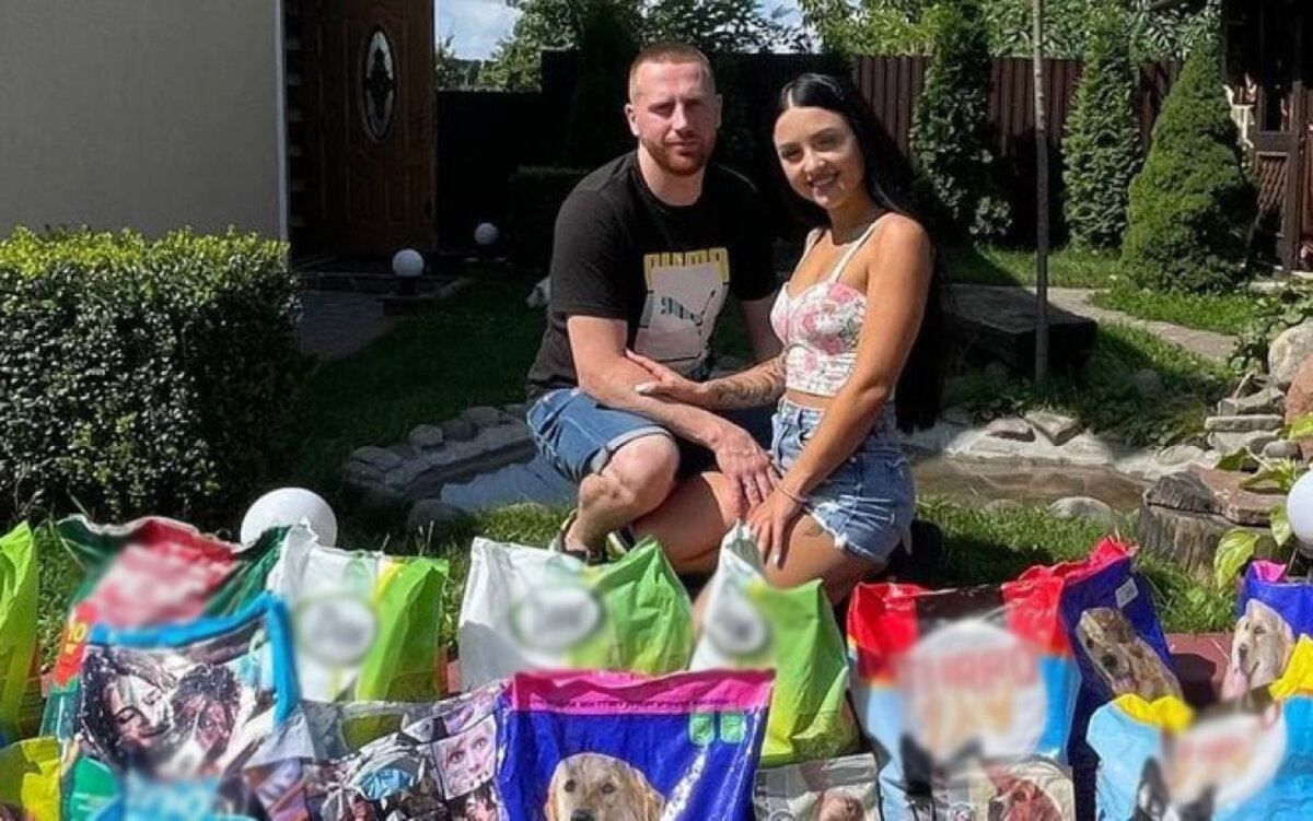 Корм замість квітів: молодята з Хмельницького нагодували 250 собак після весілля - Pets Корм замість квітів: молодята з Хмельницького нагодували 250 собак після весілля - Pets