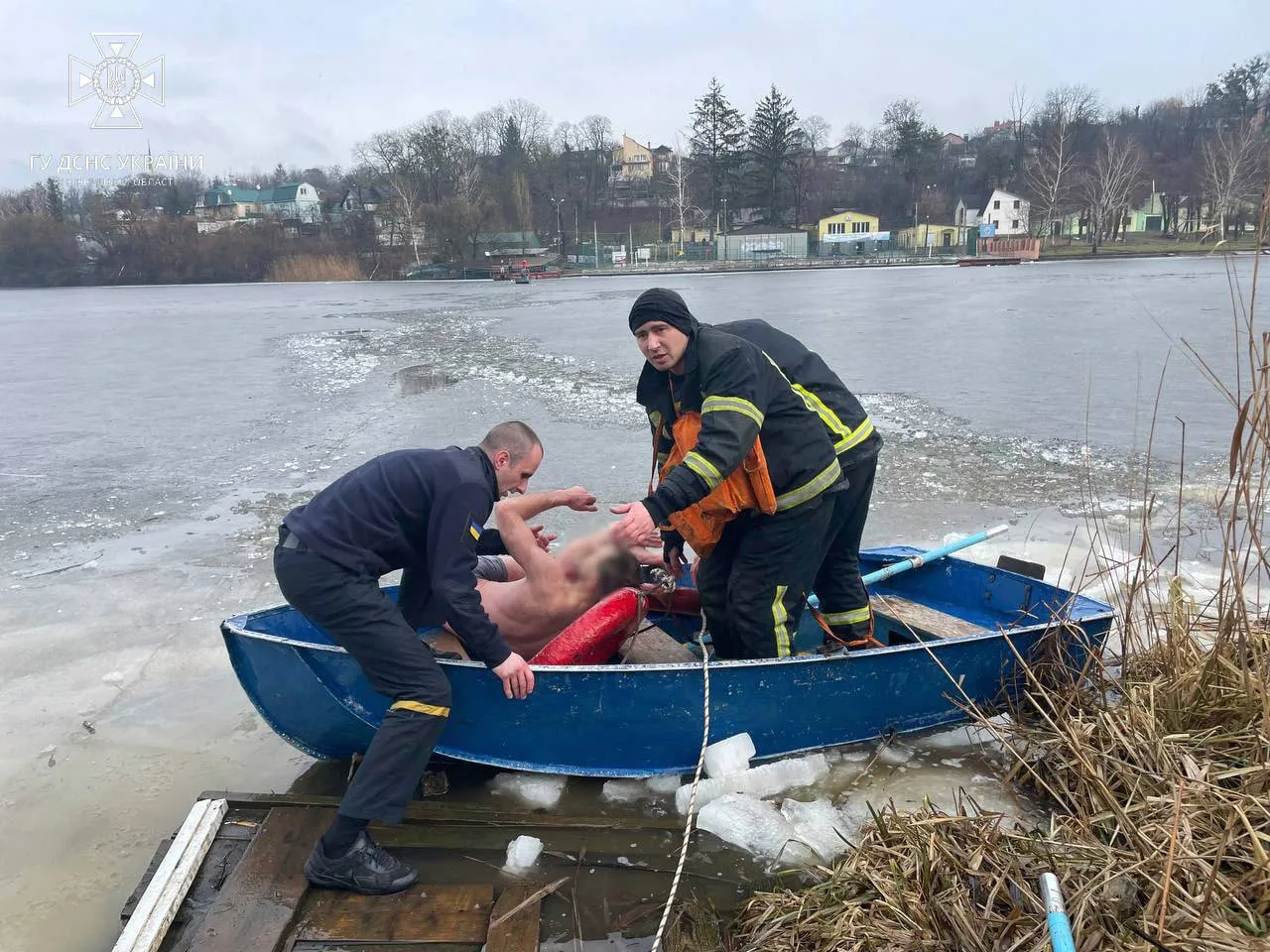 Чоловік ледь не загинув, рятуючи свого собаку