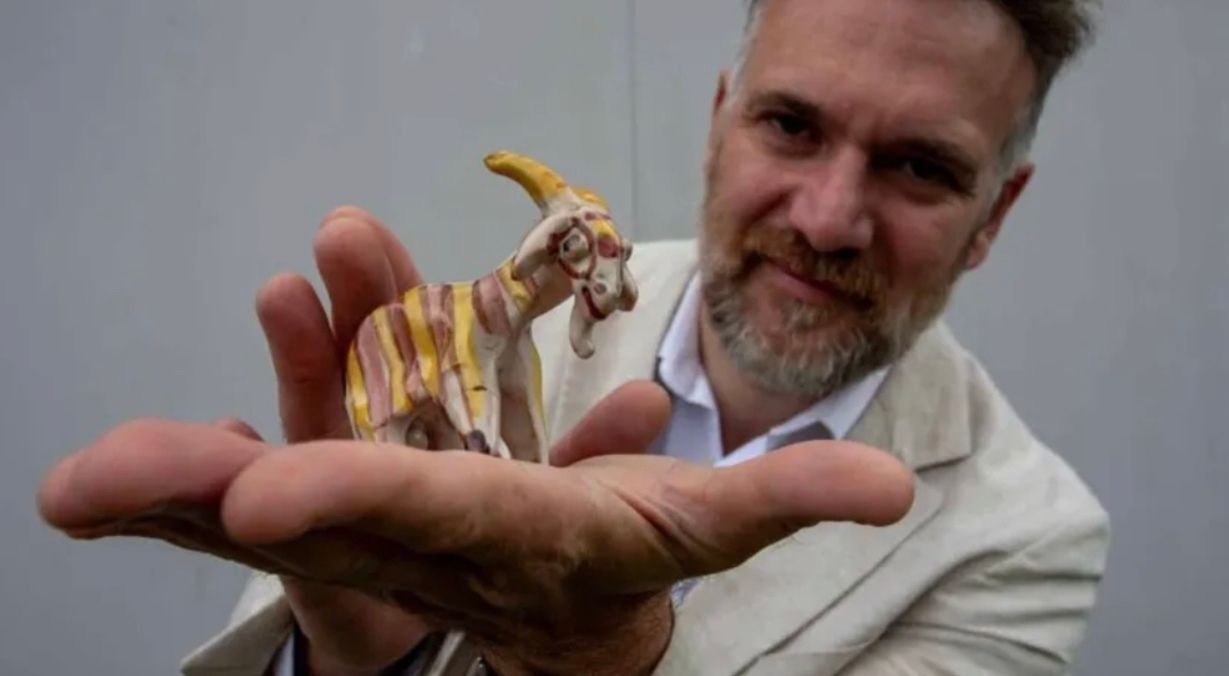 Керамическую козу продали на аукционе за 14 тысяч долларов Керамическую козу продали на аукционе за 14 тысяч долларов